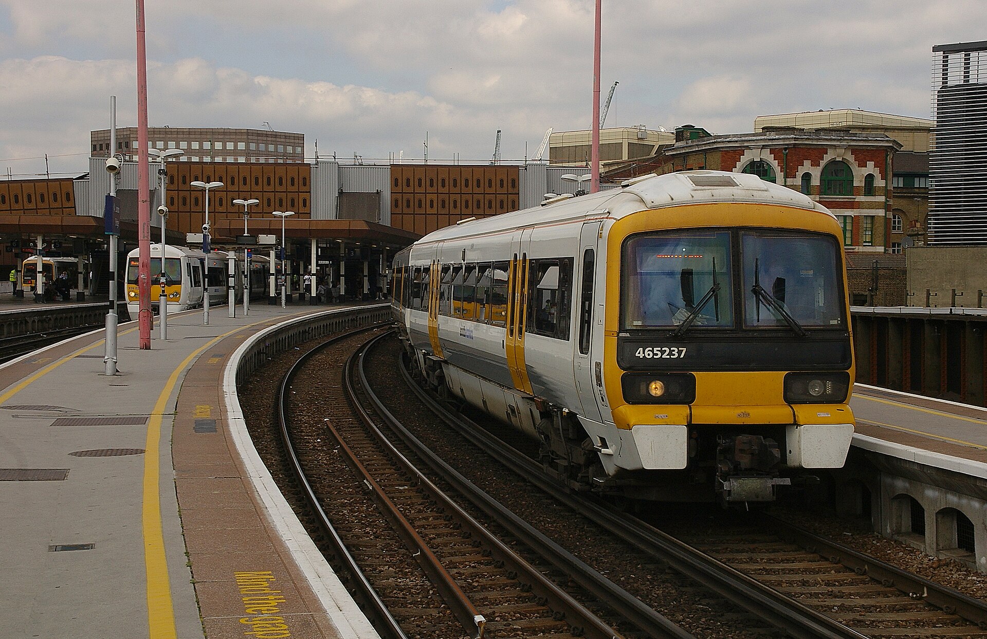 London Bridge station London — local documentary photograph